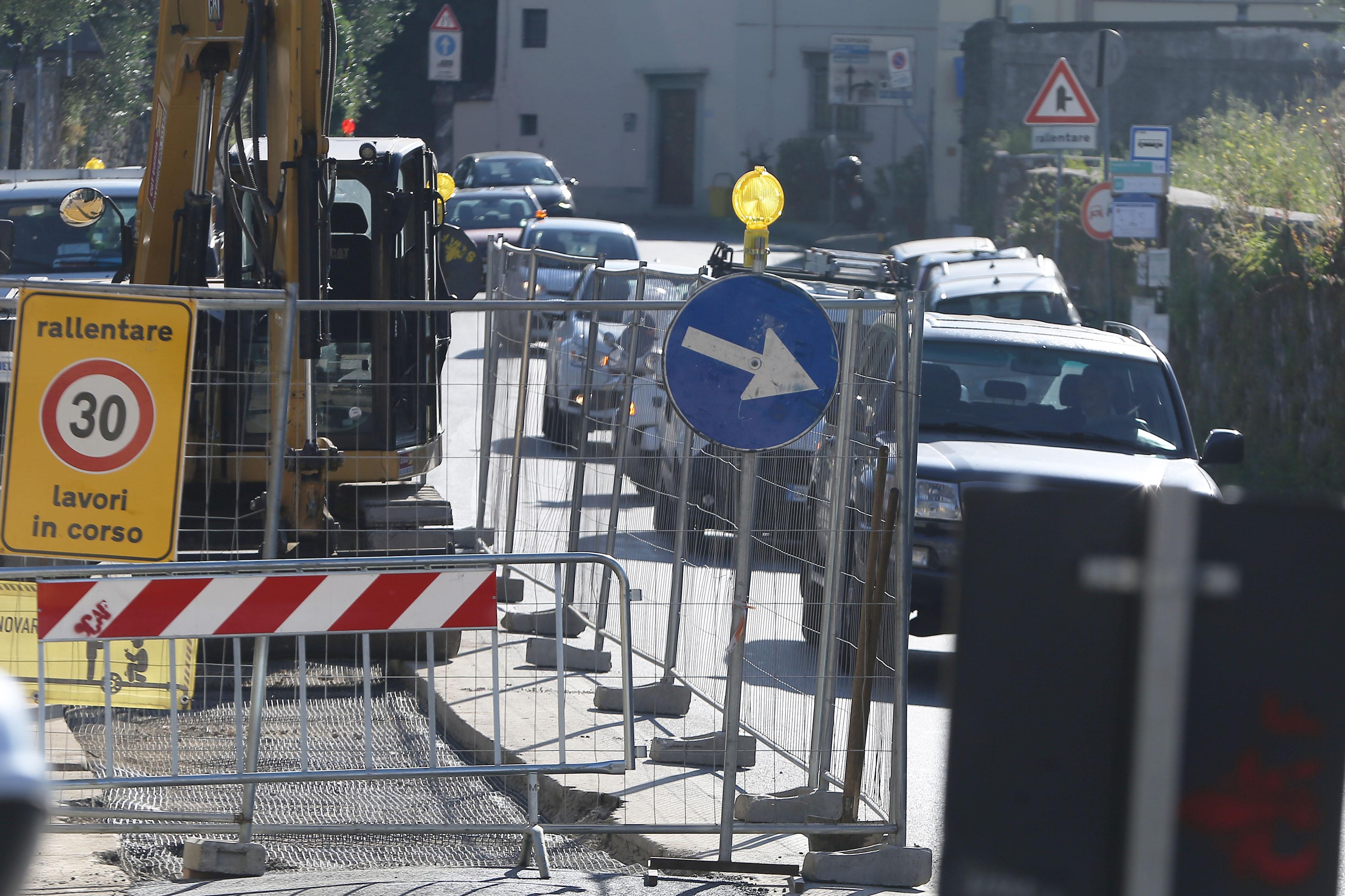 viabilit224 a firenze come cambiano i percorsi durante i lavori su via bolognese