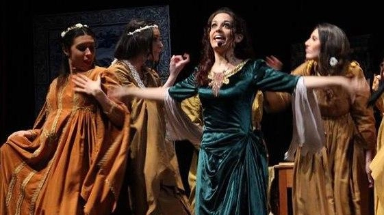 Sabato sera a teatro. Appuntamento al Teatro Moderno di Tegoleto questa sera alle 21.15, quando la Summer & Winter Company... Sabato sera a teatro. Appuntamento al Teatro Moderno di Tegoleto questa sera alle 21.15, quando la Summer & Winter Company...