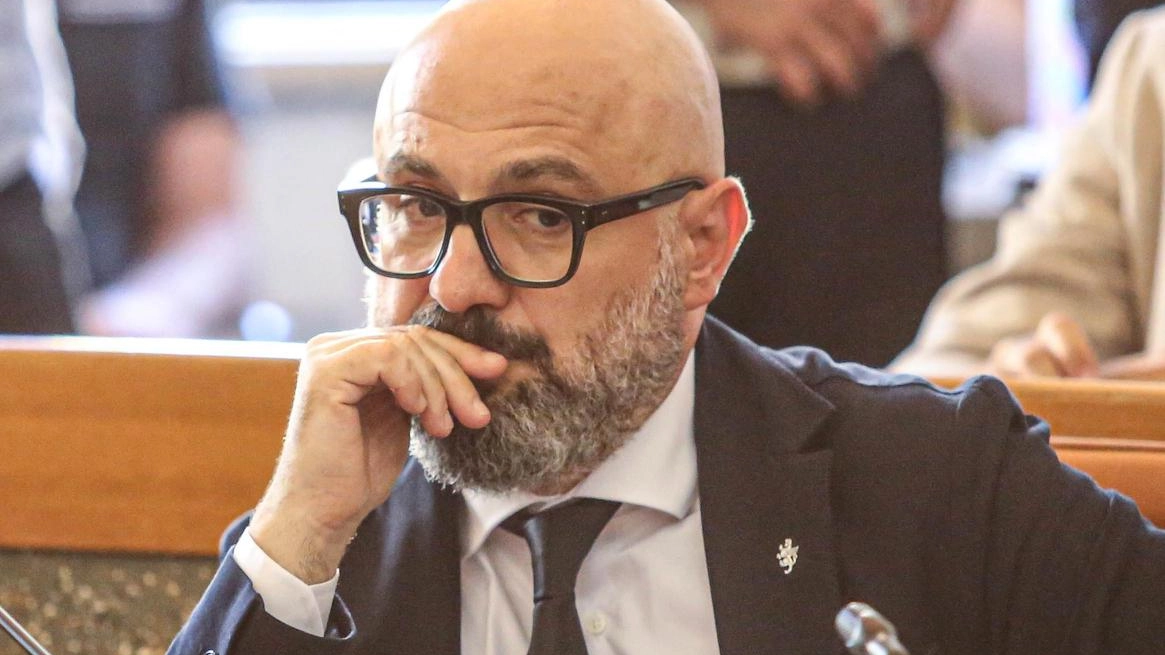 P Busitalia continua a fare resistenza nell’affiggere orari cartacei alle fermate del bus. E’ quanto ha reso noto l’assessore Pierluigi Vossi...