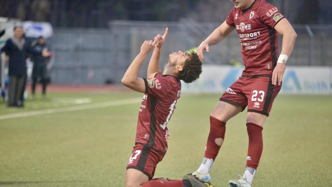 Il Pontedera contro il Gubbio, nella foto l’esultanza di Vitali Il Pontedera contro il Gubbio, nella foto l’esultanza di Vitali