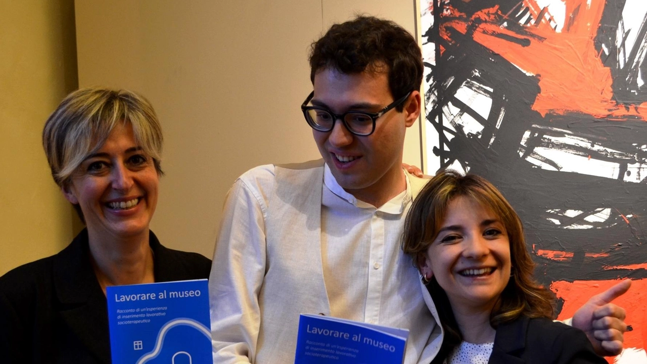 Gabriele D’Alio con le sue due tutor, Fabiana Carosella e Valentina Spinoso Gabriele D’Alio con le sue due tutor, Fabiana Carosella e Valentina Spinoso