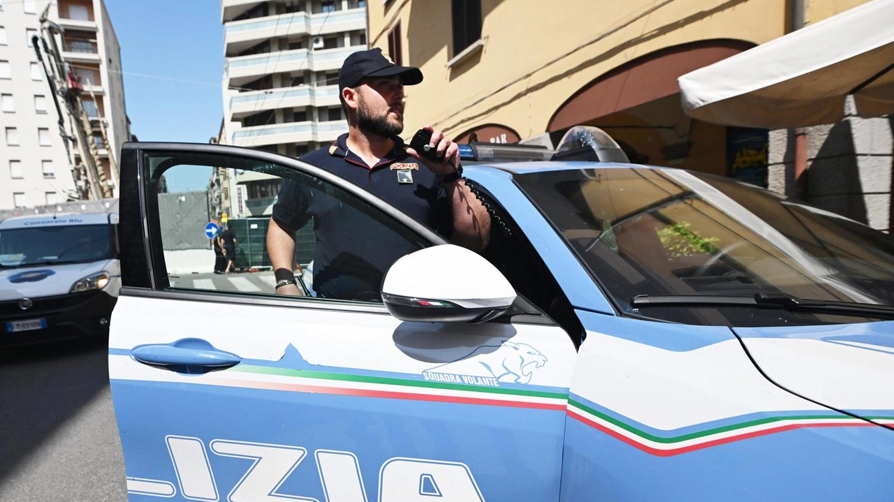 Leggendo i documenti contenuti all’interno del portafoglio è stato individuato il proprietario, attraverso l’ausilio della Polizia Leggendo i documenti contenuti all’interno del portafoglio è stato individuato il proprietario, attraverso l’ausilio della Polizia