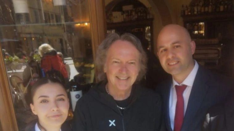 Il celebre Red Canzian alla Fiaschetteria (foto ripresa da MontalcinoNews.com)