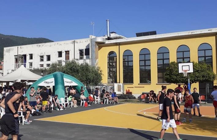Lo sport in parrocchia. Educazione, inclusione e cittadinanza attiva. La rinascita degli oratori Lo sport in parrocchia. Educazione, inclusione e cittadinanza attiva. La rinascita degli oratori