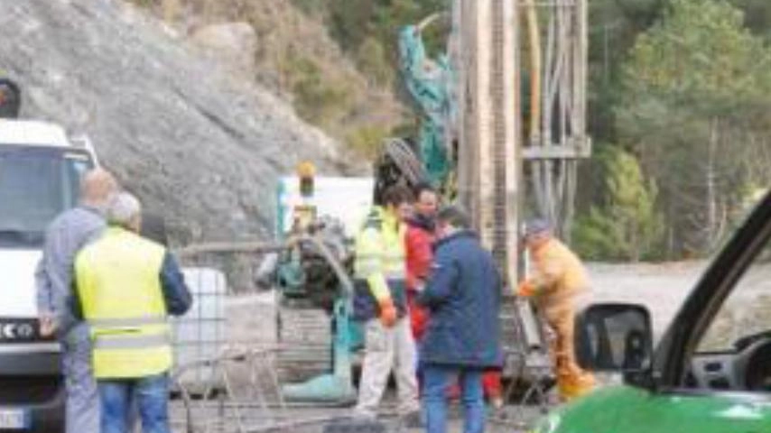 Il rilievi effettuati alla cava dai carabinieri forestali (foto di archivio) Il rilievi effettuati alla cava dai carabinieri forestali (foto di archivio)