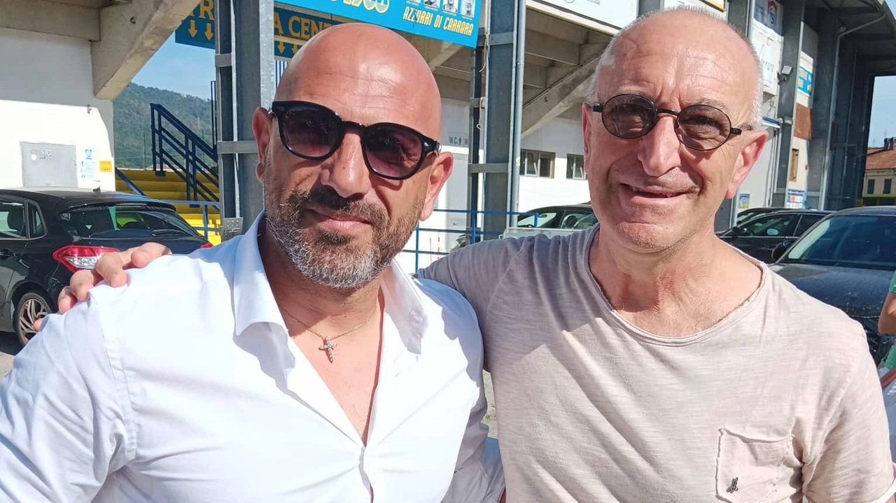 Mister Antonio Calabro con Fabrizio Bertelli che lo intervisterà in una trasmissione in diretta su Radio Fiesta Mister Antonio Calabro con Fabrizio Bertelli che lo intervisterà in una trasmissione in diretta su Radio Fiesta