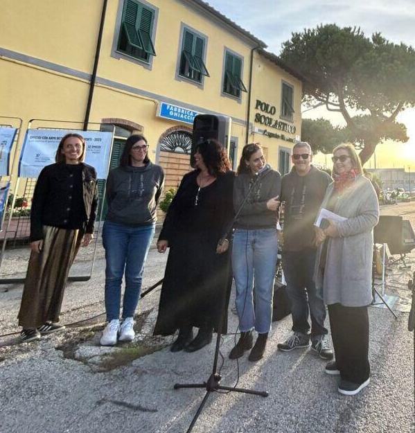 https://www.lanazione.it/image-service/view/acePublic/alias/contentid/ZmMyNTkwYzQtMTFiNy00/0/vite-intrecciate-premio-narrativo-di-storia-e-ricordi.jpeg?f=1.90:1&h=630