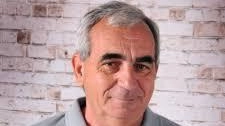 Fabio Celi è psicologo psicoterapeuta e docente di psicologia clinica all’Università di Pisa. Presenta il suo libro ’La scatola magica’ Fabio Celi è psicologo psicoterapeuta e docente di psicologia clinica all’Università di Pisa. Presenta il suo libro ’La scatola magica’