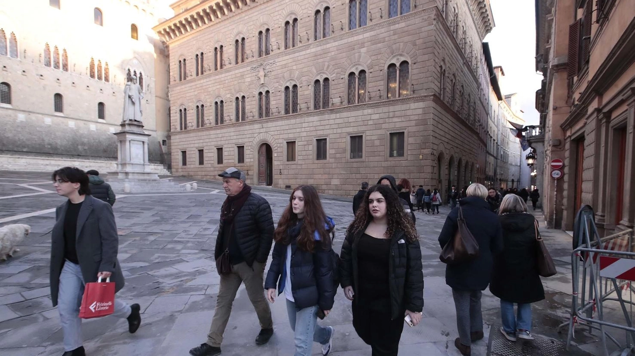 Monte dei Paschi: Siena torna ad avere un ruolo da protagonista, associato al mantenimento del legame con il territorio Monte dei Paschi: Siena torna ad avere un ruolo da protagonista, associato al mantenimento del legame con il territorio