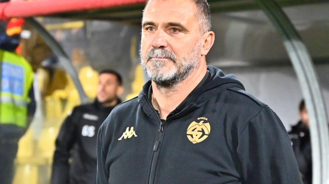 L’allenatore dello Spezia (terzo in classifica), Luca D’Angelo, si giocherà la Serie A in due turni, il 29 maggio e il 1° giugno L’allenatore dello Spezia (terzo in classifica), Luca D’Angelo, si giocherà la Serie A in due turni, il 29 maggio e il 1° giugno
