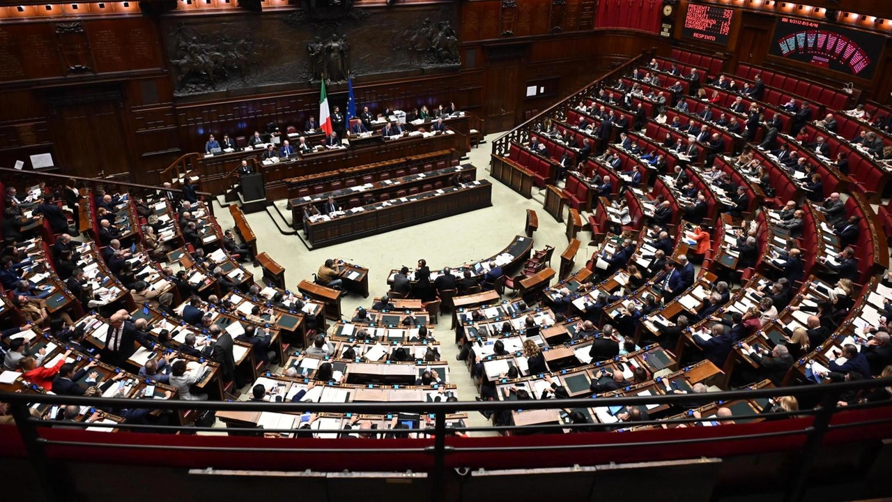 Via libera definitivo di Montecitorio con 140 sì. Pd astenuto
