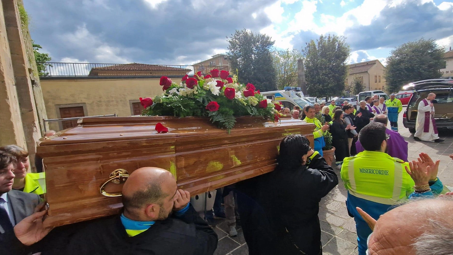 In tantissimi al funerale dell’ex Governatore, volontario e fondatore della Misericordia di Capannori