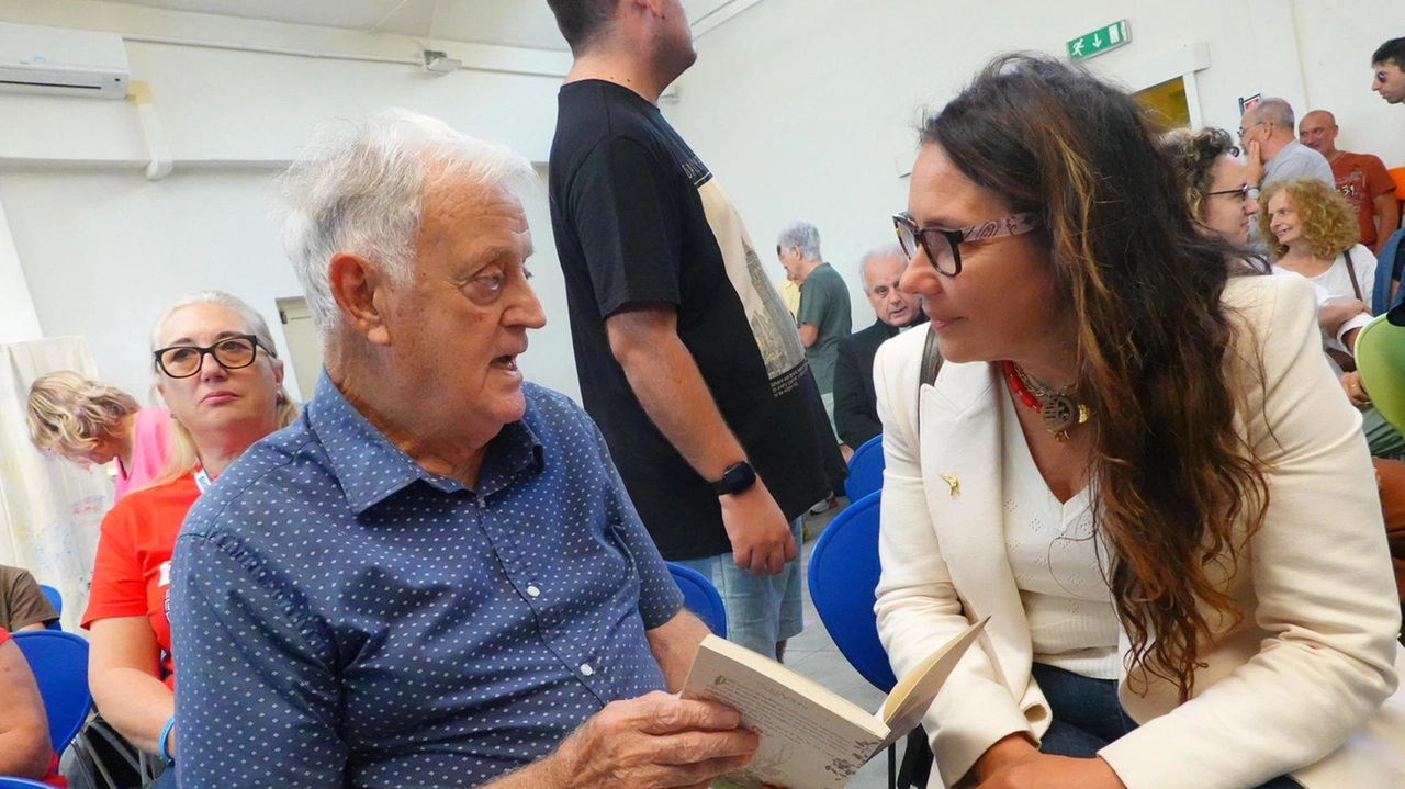 Ieri la visita, accolta con calore ed entusiasmo, all’Ente di via Antonelli "Nessuno va lasciato indietro. Investire su chi ha bisogno di assistenza". E su Tomasi: "Non c’è ancora il candidato, decideranno le segreterie". Ieri la visita, accolta con calore ed entusiasmo, all’Ente di via Antonelli "Nessuno va lasciato indietro. Investire su chi ha bisogno di assistenza". E su Tomasi: "Non c’è ancora il candidato, decideranno le segreterie".