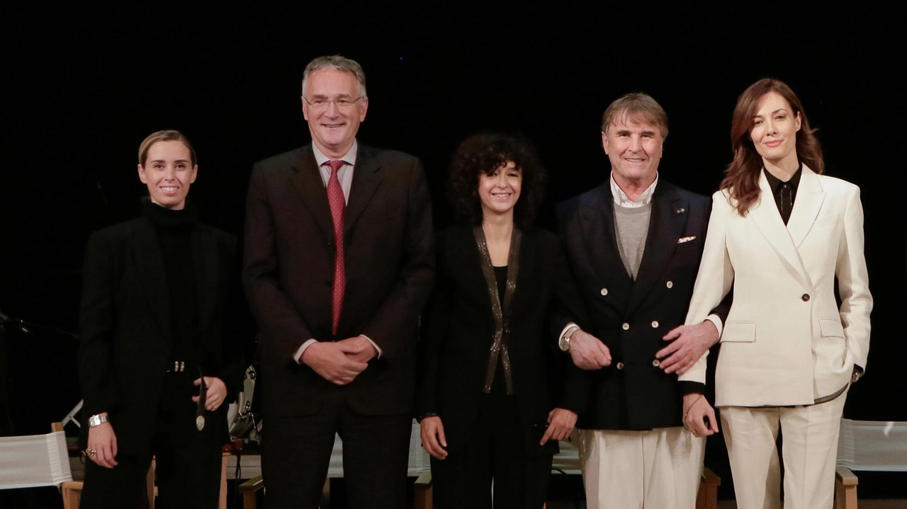 Dialogo tra Scienza e Umanesimo a Solomeo con Emmanuelle Charpentier e Mauro Ferrari. Riflessioni su innovazione e armonia, seguite da spettacolo "RiconoScienza". Dialogo tra Scienza e Umanesimo a Solomeo con Emmanuelle Charpentier e Mauro Ferrari. Riflessioni su innovazione e armonia, seguite da spettacolo "RiconoScienza".