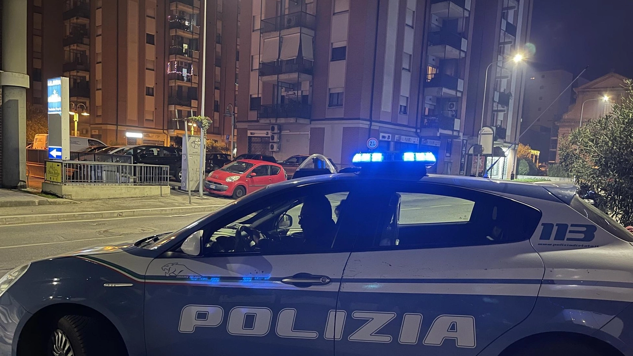 Un’auto della polizia Un’auto della polizia
