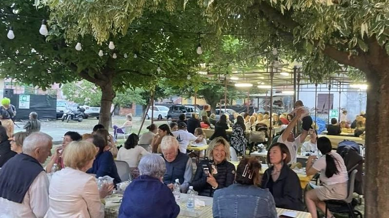 Pubblico al parco Luigi Brunetti in occasione dell’ultima festa di San Bernardo, patrono della Chiappa Pubblico al parco Luigi Brunetti in occasione dell’ultima festa di San Bernardo, patrono della Chiappa