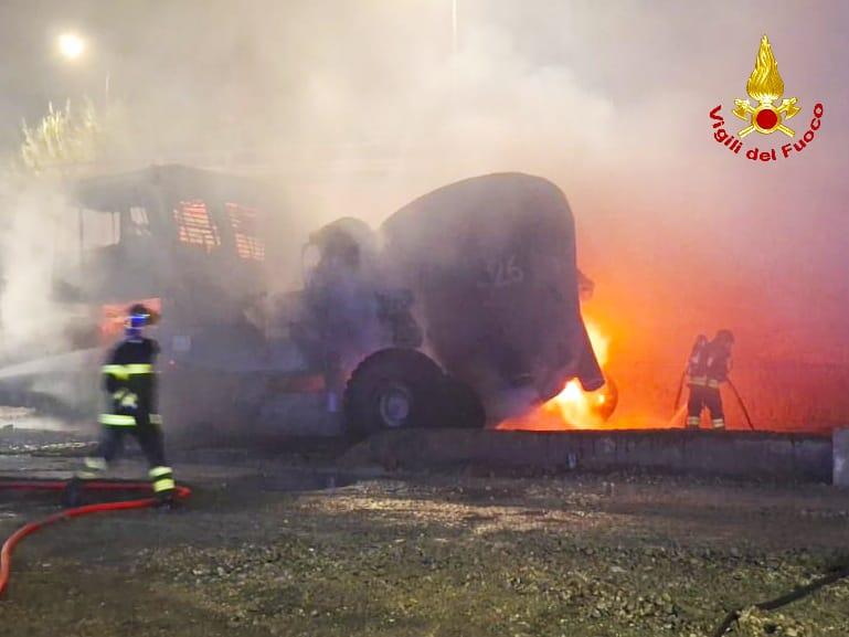 Terni incendio da Lanazione.it terni incendio alle acciaierie gravi ustioni per un operaio