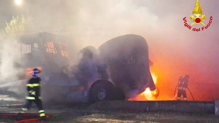 L'intervento dei vigili del fuoco L'intervento dei vigili del fuoco