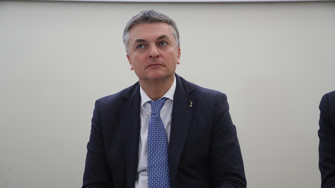 Gli ultimi ritocchi alla rotatoria. Inaugurazione lunedì a Bottagna: “Era un sogno, finalmente si avvera” Gli ultimi ritocchi alla rotatoria. Inaugurazione lunedì a Bottagna: “Era un sogno, finalmente si avvera”