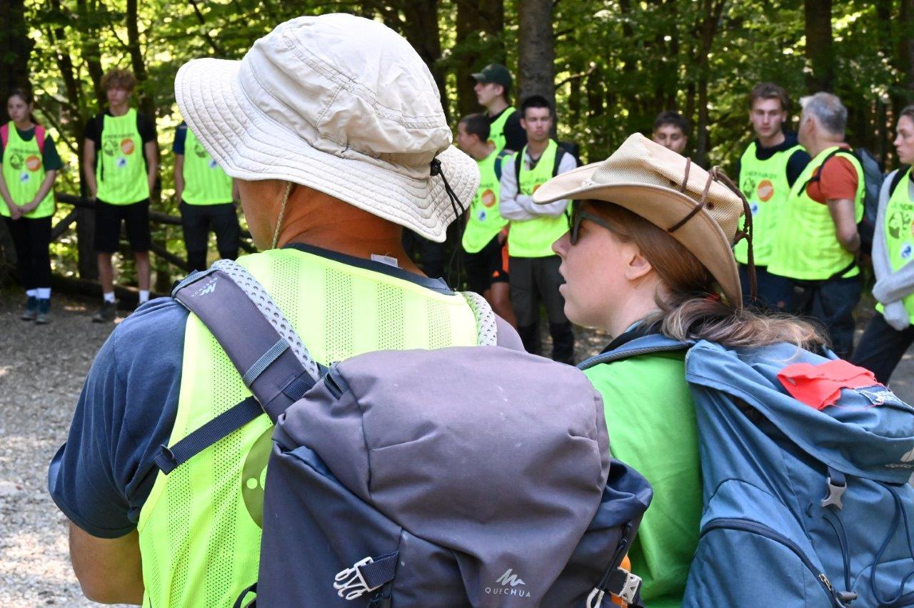 Giovani ranger da tutta Europa per conservare le praterie a Campigna, nel Parco nazionale delle Foreste casentinesi