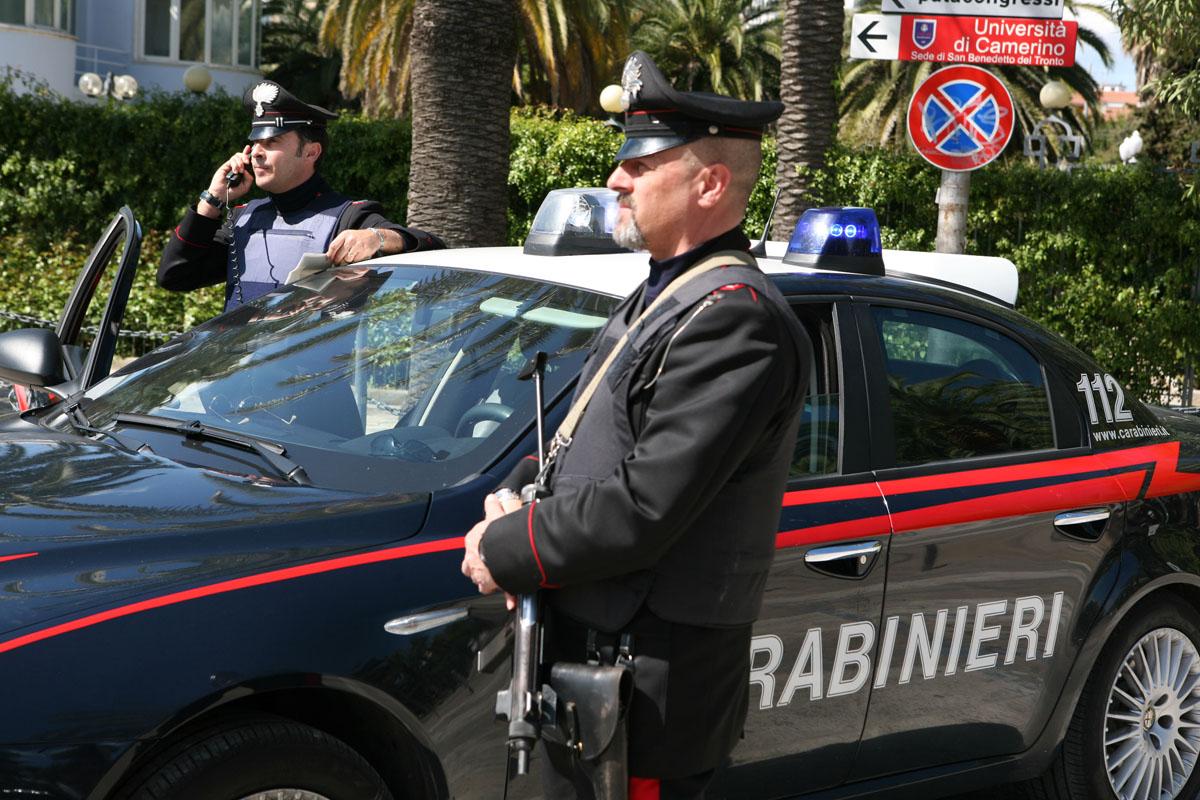 Inseguimento e arresto. Scappa a folle velocità in città, ma era su un’auto rubata Inseguimento e arresto. Scappa a folle velocità in città, ma era su un’auto rubata