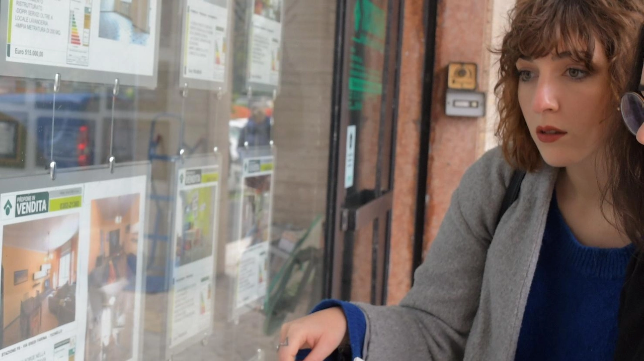 L’analisi di Immobiliare.it: 12,33 euro al metro quadro al mese il prezzo medio, tra le zone più costose c’è il Litorale, il centro città, Le Piagge e San Biagio. In calo Porta a Lucca. Più abbordabili San Giusto e San Marco. L’analisi di Immobiliare.it: 12,33 euro al metro quadro al mese il prezzo medio, tra le zone più costose c’è il Litorale, il centro città, Le Piagge e San Biagio. In calo Porta a Lucca. Più abbordabili San Giusto e San Marco.