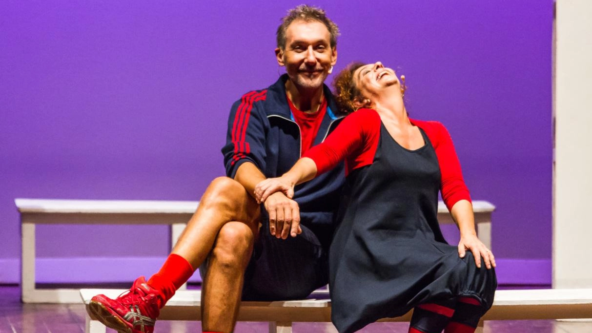 Un nuovo appuntamento al Teatro comunale Mario Spina di Castiglion Fiorentino: stasera, alle ore 20.45, va in scena un mito... Un nuovo appuntamento al Teatro comunale Mario Spina di Castiglion Fiorentino: stasera, alle ore 20.45, va in scena un mito...