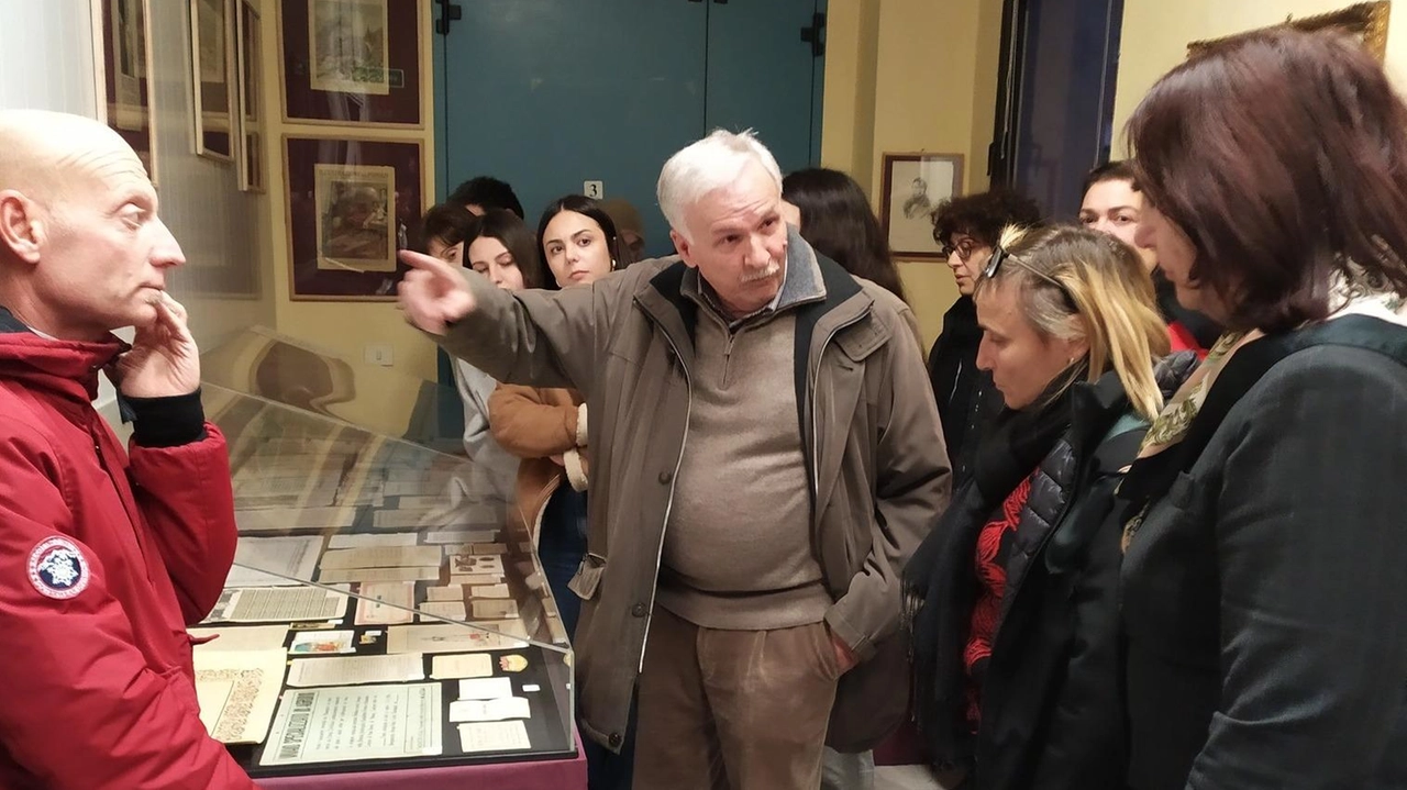 Dal Ministero è arrivato l’ok al prezioso materiale accumulato in più di 40 anni. Un lavoro iniziato da Olga Raffo e portato avanti dall’ex direttrice Francesca Nepori. Oltre 20mila pezzi tra opuscoli, cartoline, foto storiche, manifesti e pergamene. Dal Ministero è arrivato l’ok al prezioso materiale accumulato in più di 40 anni. Un lavoro iniziato da Olga Raffo e portato avanti dall’ex direttrice Francesca Nepori. Oltre 20mila pezzi tra opuscoli, cartoline, foto storiche, manifesti e pergamene.