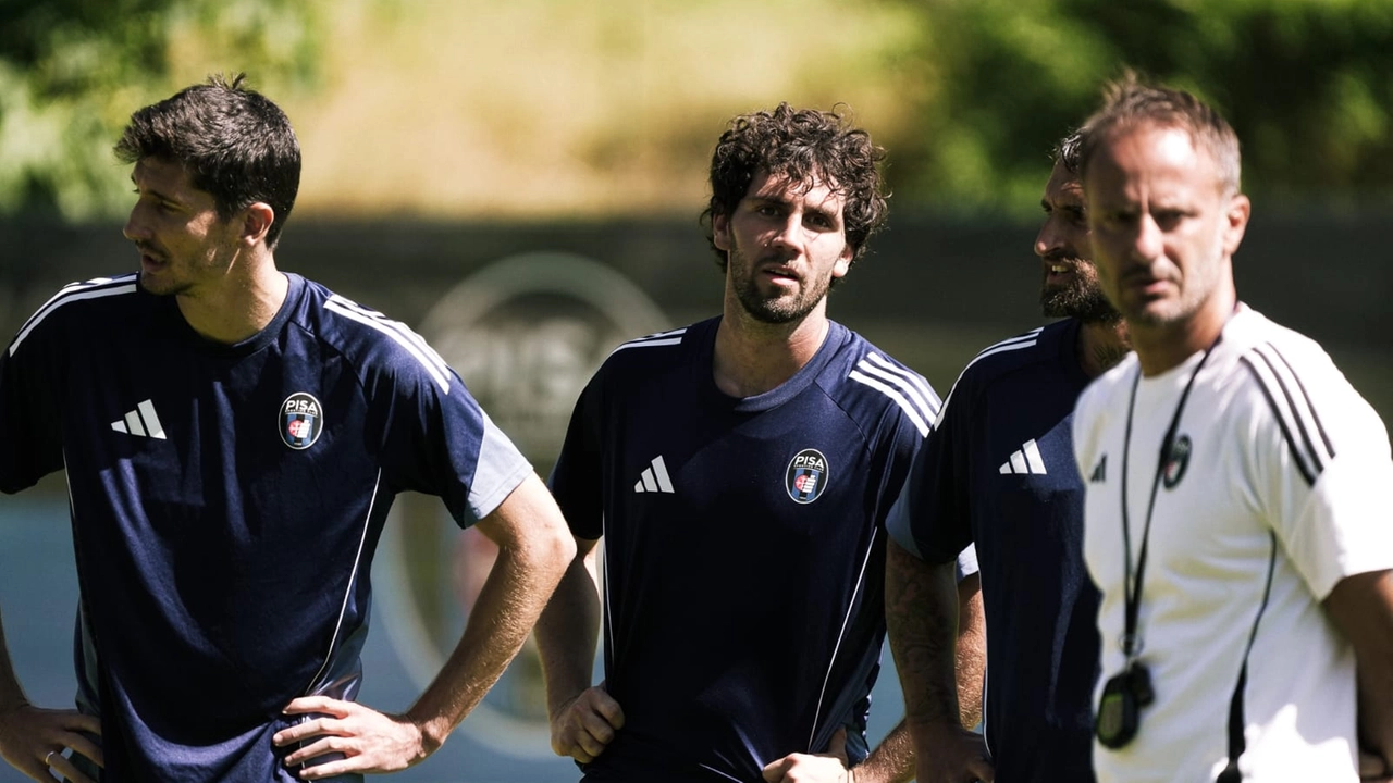 Calabresi, Moreo e Gilardino (foto Ufficio stampa Pisa Sporting Club) Calabresi, Moreo e Gilardino (foto Ufficio stampa Pisa Sporting Club)