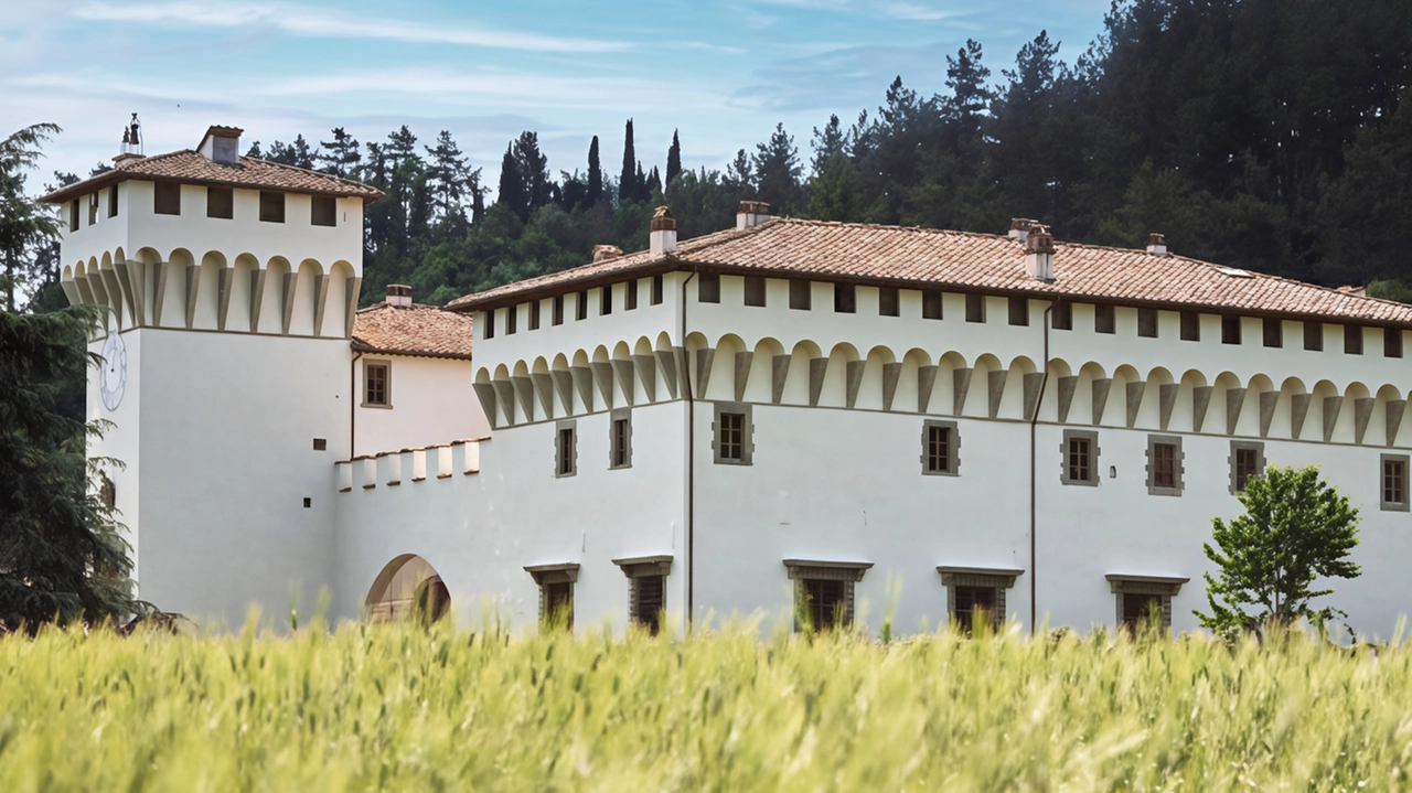 Del Mugello è uno dei simboli più noti: la villa medicea di Cafaggiolo, dichiarata dall’Unesco patrimonio dell’umanità, nel comune di... Del Mugello è uno dei simboli più noti: la villa medicea di Cafaggiolo, dichiarata dall’Unesco patrimonio dell’umanità, nel comune di...
