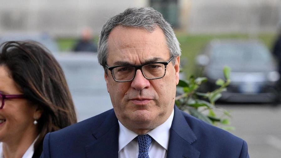 Il professor Felice Maurizio D’Ettore è deceduto improvvisamente a Locri, sua città natale. I funerali si terranno lunedì con la presenza di autorità. D’Ettore, presidente del Collegio di Garante Nazionale dei diritti delle persone private della libertà personale, era legato alla Calabria, Arezzo e Firenze. Il professor Felice Maurizio D’Ettore è deceduto improvvisamente a Locri, sua città natale. I funerali si terranno lunedì con la presenza di autorità. D’Ettore, presidente del Collegio di Garante Nazionale dei diritti delle persone private della libertà personale, era legato alla Calabria, Arezzo e Firenze.