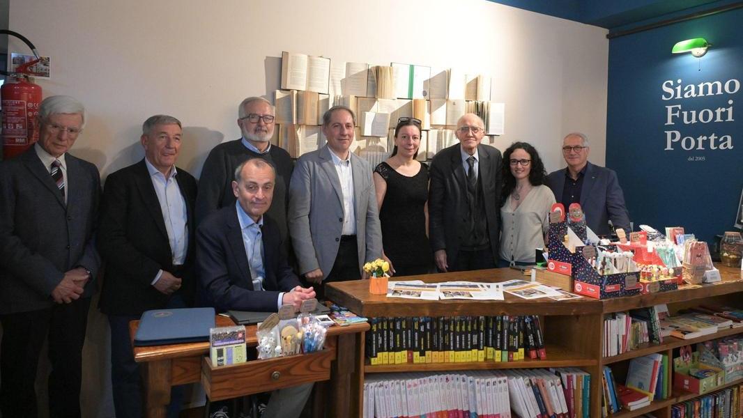 https://www.lanazione.it/image-service/view/acePublic/alias/contentid/ZmQ5MmZkNDMtMmFkNi00/0/torna-il-bancarella-sport-lanteprima-in-citta.jpeg?f=16:9&w=1200&h=630