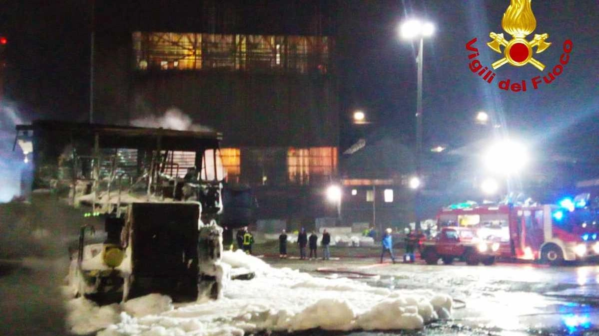 Il ventiseienne è ricoverato in Rianimazione al Sant’Eugenio di Roma. Ieri sciopero di otto ore in Ast e Tapojarvi. Proteste e polemiche Il ventiseienne è ricoverato in Rianimazione al Sant’Eugenio di Roma. Ieri sciopero di otto ore in Ast e Tapojarvi. Proteste e polemiche