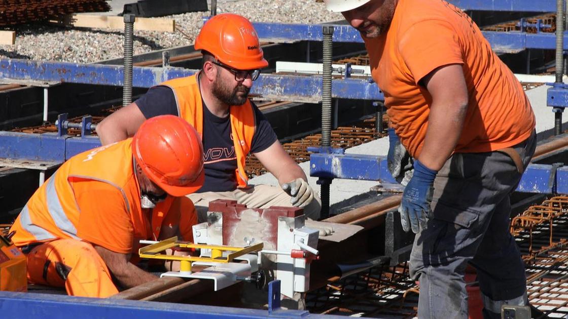 Pnrr, è corsa contro il tempo. Scuole e tram: serve accelerare. Ecco i 17 progetti già conclusi