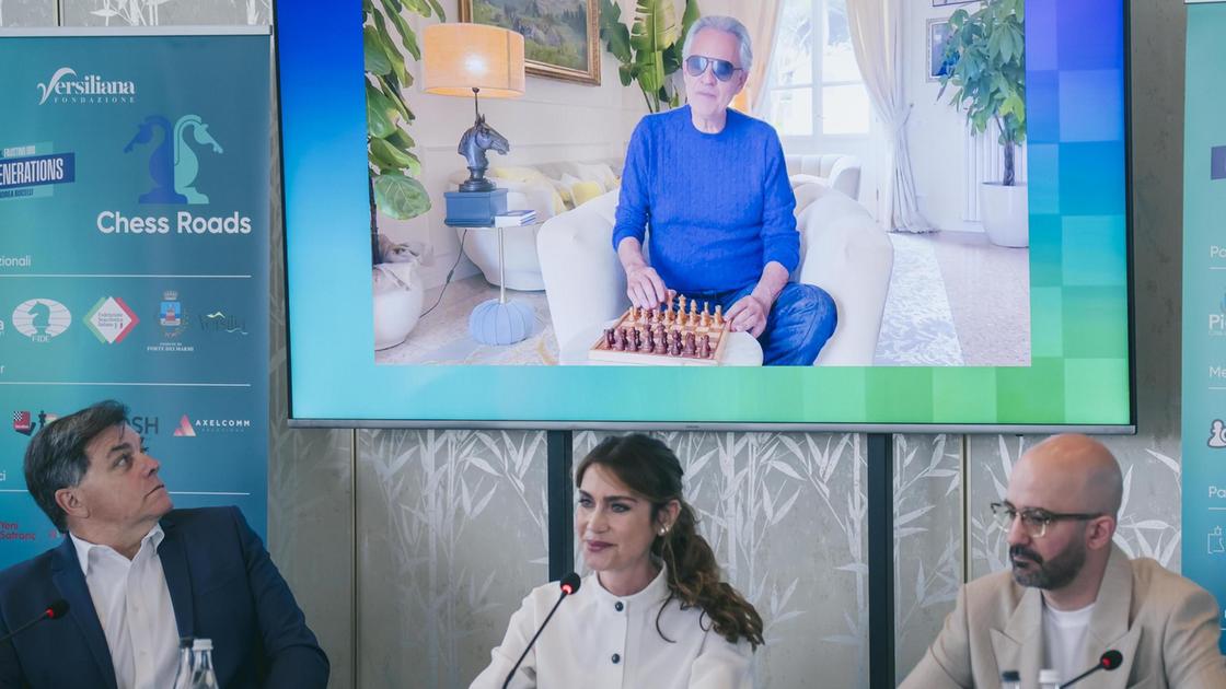Gli scacchi in Versiliana. Pezzi storici in mostra
