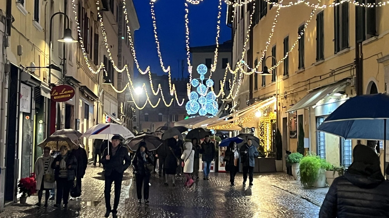 Le luminarie che hanno caratterizzato il centro storico di Grosseto nelle feste natalizie dello scorso anno Le luminarie che hanno caratterizzato il centro storico di Grosseto nelle feste natalizie dello scorso anno