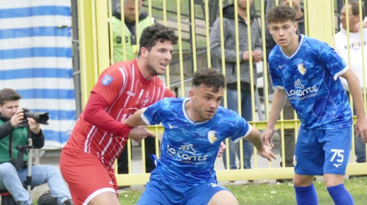 Tre gol subiti nel giro dei primi otto minuti di gioco, quattro alla fine della partita. Una squadra che, sostanzialmente,... Tre gol subiti nel giro dei primi otto minuti di gioco, quattro alla fine della partita. Una squadra che, sostanzialmente,...