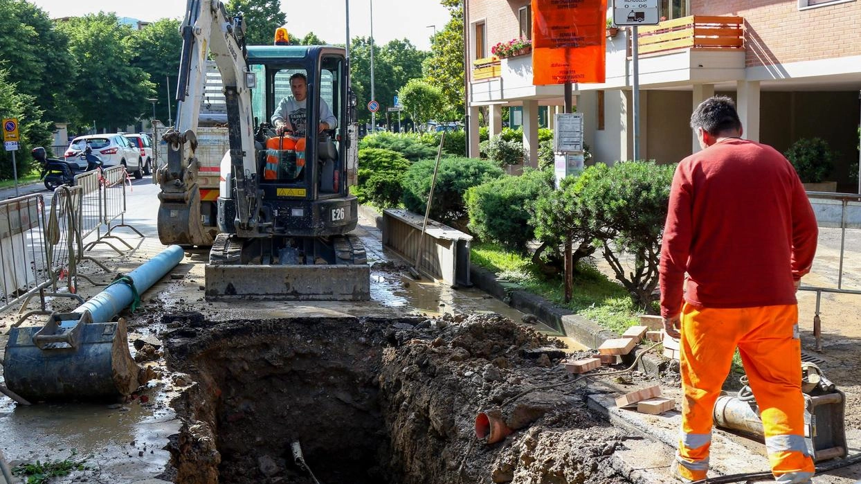 Arrivano a conclusione i cantieri andati avanti per due anni. Stanotte e giovedì sospeso l’obbligo di spostare l’auto.