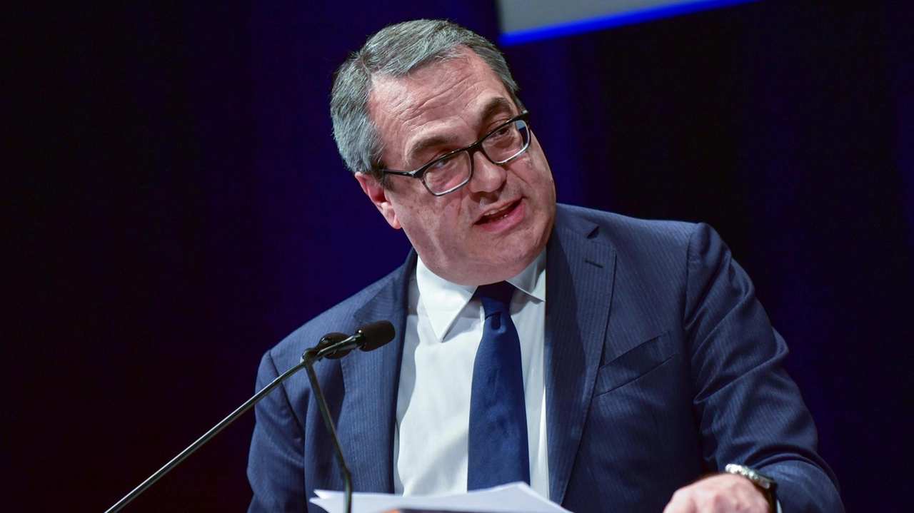 La fine improvvisa del garante dei detenuti, qui il debutto in politica. Aveva guidato Fi, nel 2022 l’adesione a Fdi, poi l’incarico nazionale. La fine improvvisa del garante dei detenuti, qui il debutto in politica. Aveva guidato Fi, nel 2022 l’adesione a Fdi, poi l’incarico nazionale.