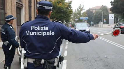 Controlli della Municipale (foto di repertorio) Controlli della Municipale (foto di repertorio)