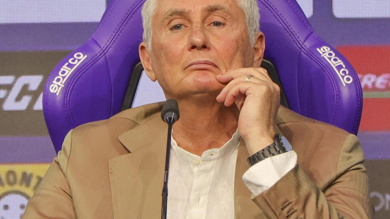 Daniele Pradè, 58 anni, diesse viola