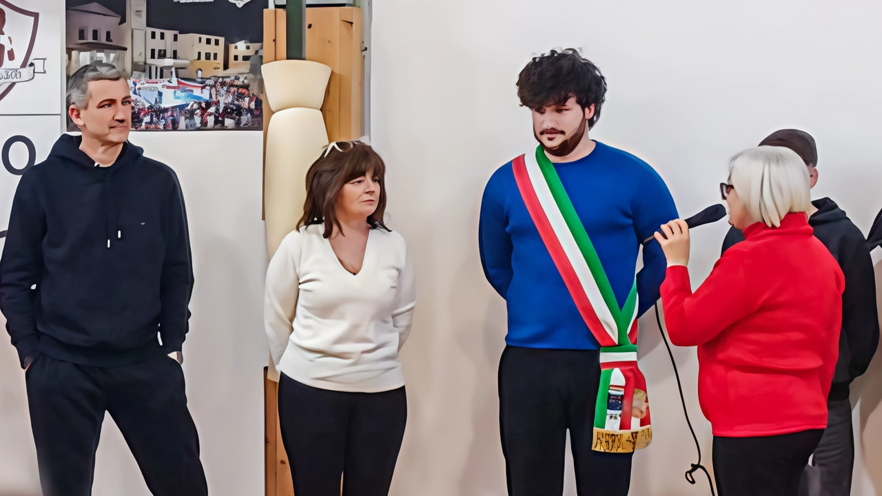 Una delle due cerimonie di inaugurazione alla scuola di Piazzano Una delle due cerimonie di inaugurazione alla scuola di Piazzano