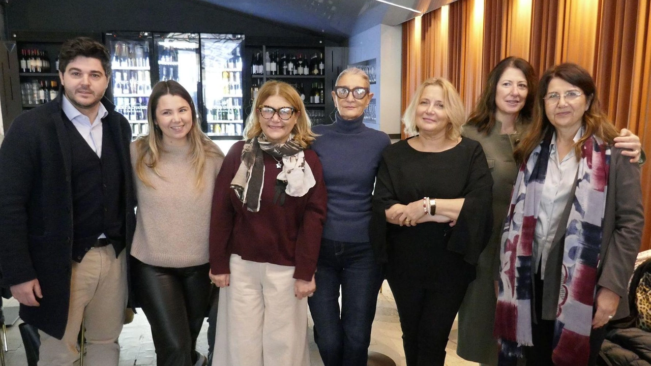 Il sostituto procuratore, Laura Canovai (terza da destra), pratese, durante l’incontro promosso dal Comitato Pari Opportunità Ordine dei Commercialisti Il sostituto procuratore, Laura Canovai (terza da destra), pratese, durante l’incontro promosso dal Comitato Pari Opportunità Ordine dei Commercialisti