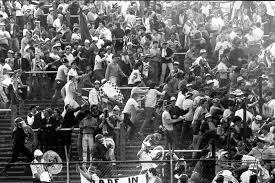 così mi salvai all heysel quel salto giù dal muro da Lanazione.it così mi salvai all heysel quel salto giù dal muro