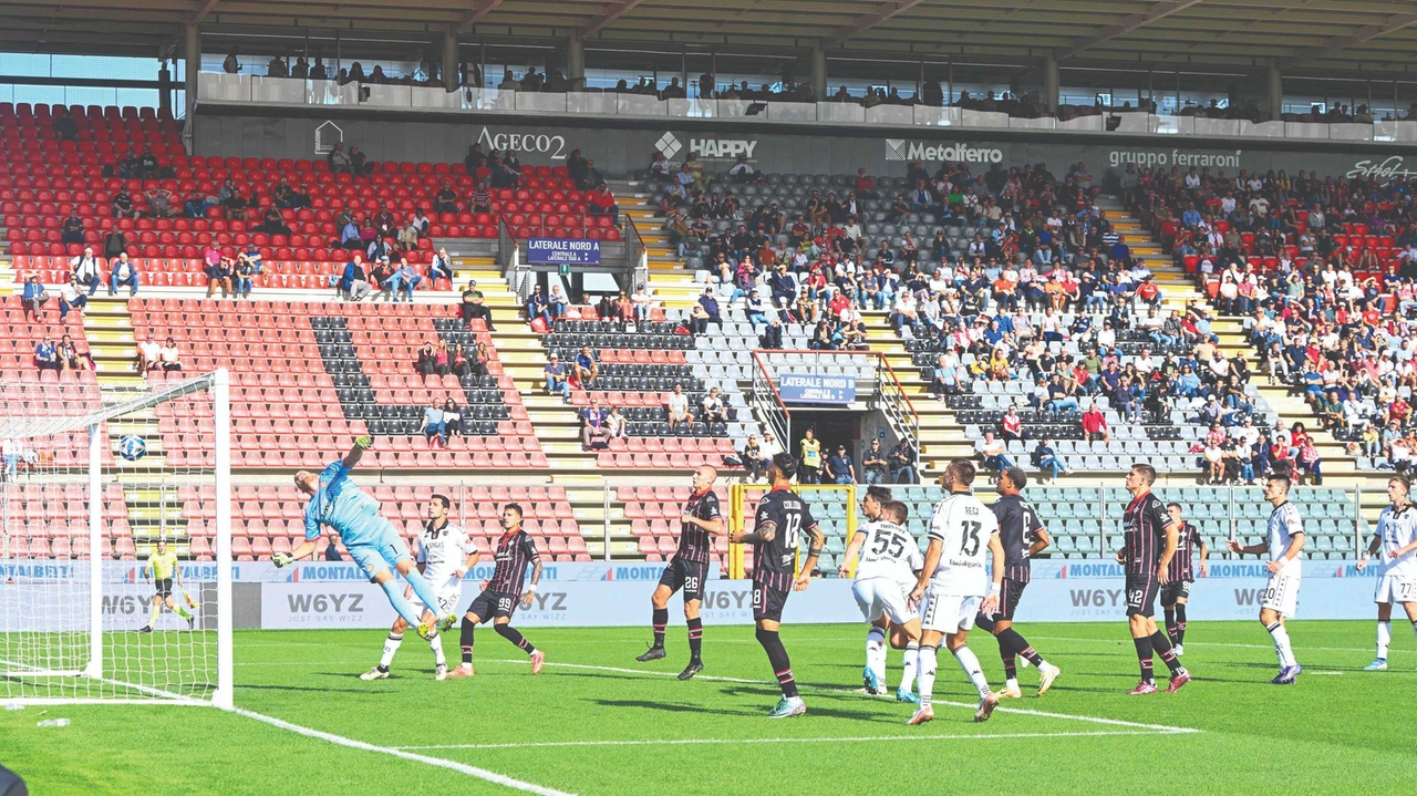 Il gol del pari realizzato da Hristov difensore centrale e capitano dello Spezia Il gol del pari realizzato da Hristov difensore centrale e capitano dello Spezia