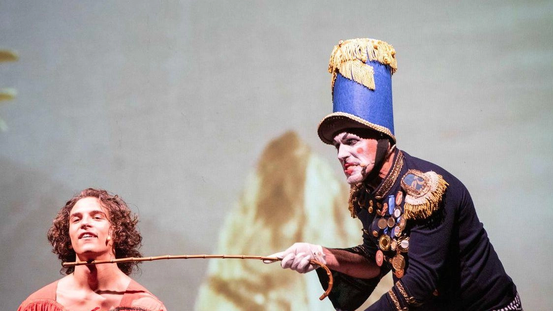 Un’immagine di scena da. ’Favola di Cì’ Un’immagine di scena da. ’Favola di Cì’