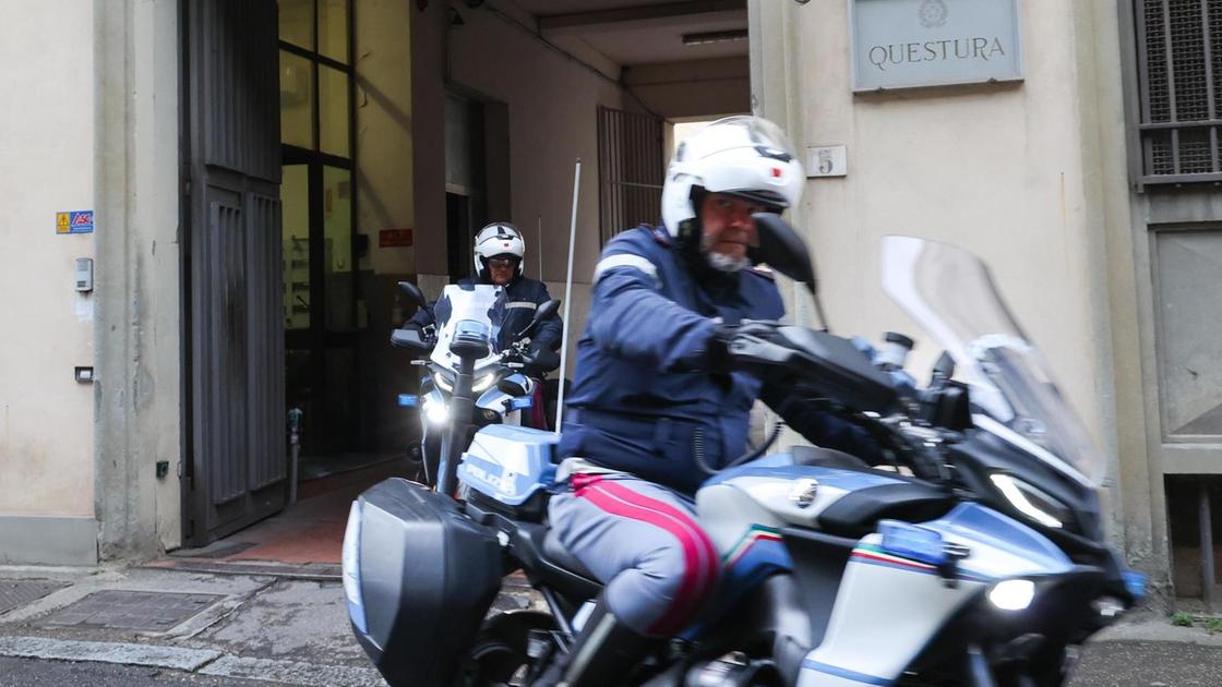 il rapinatore armato di dobermann rub242 un8217auto aizzando il cane arrestato