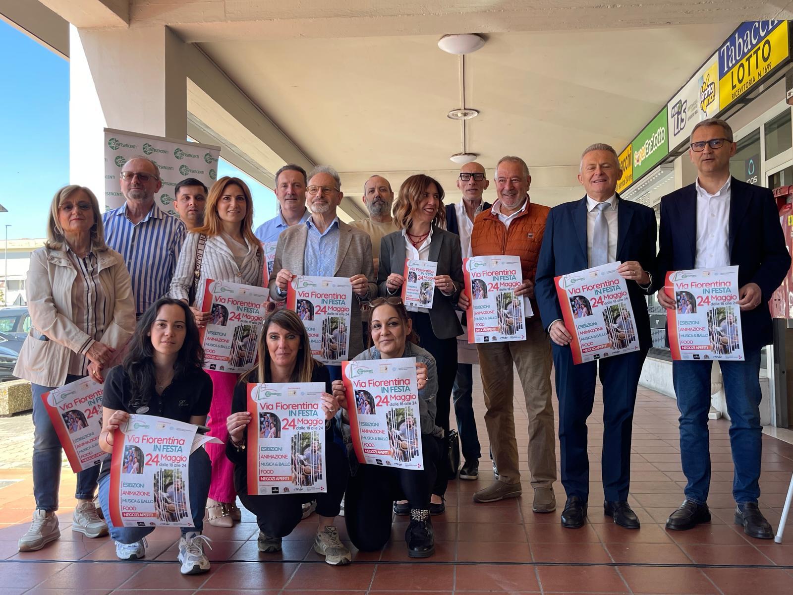 via fiorentina in festa inaugurazione con trampolieri