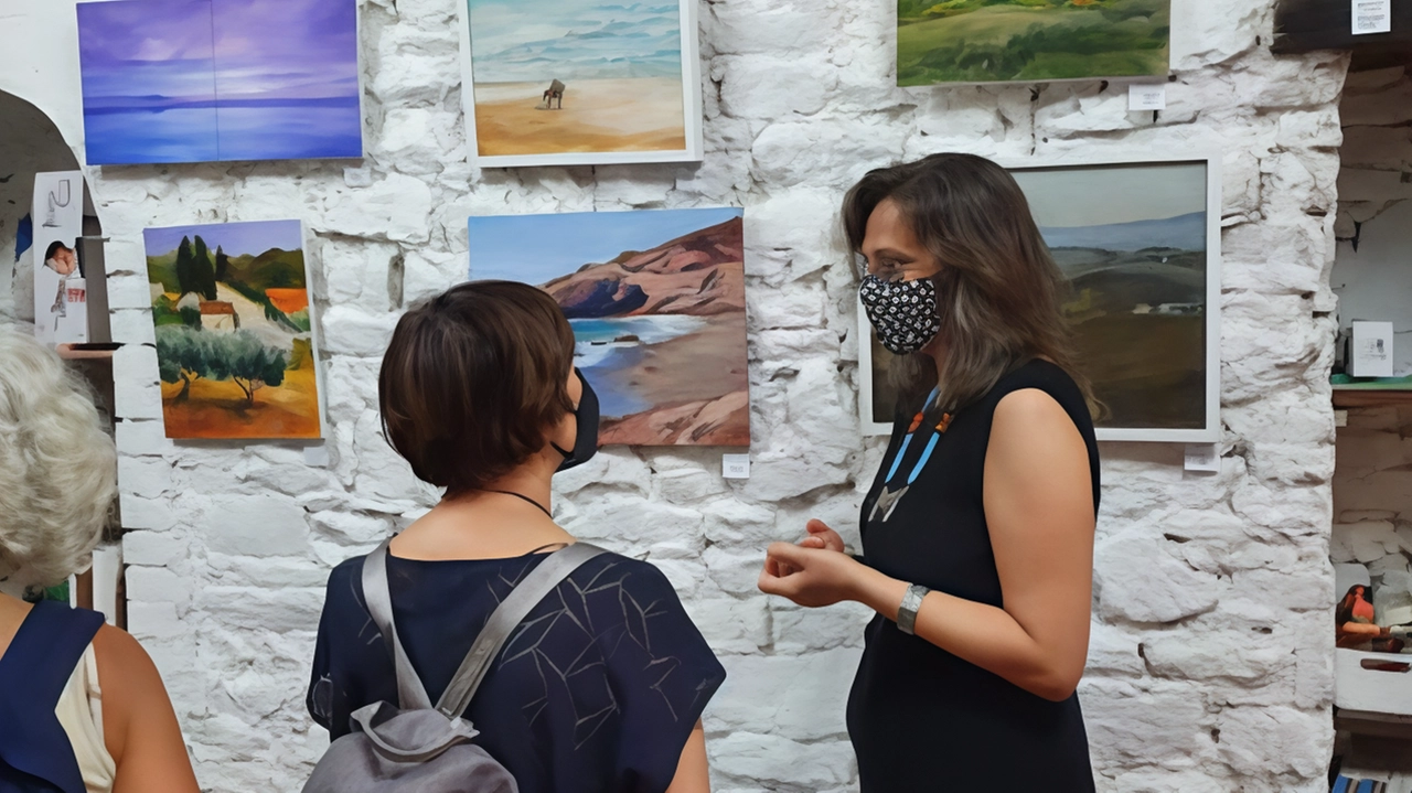 La Galleria Rosy Boa ad Arezzo presenta la mostra "Echi dal mare" di Katarina Alivojvodic, con opere personali e degli allievi, esplorando il mito delle sirene e la profondità marina. La Galleria Rosy Boa ad Arezzo presenta la mostra "Echi dal mare" di Katarina Alivojvodic, con opere personali e degli allievi, esplorando il mito delle sirene e la profondità marina.