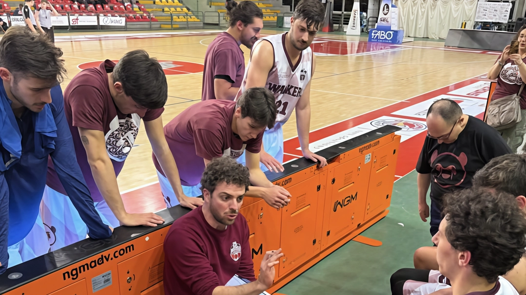 Un time-out di Lupori con gli amaranto: probabilmente il coach non resterà Un time-out di Lupori con gli amaranto: probabilmente il coach non resterà